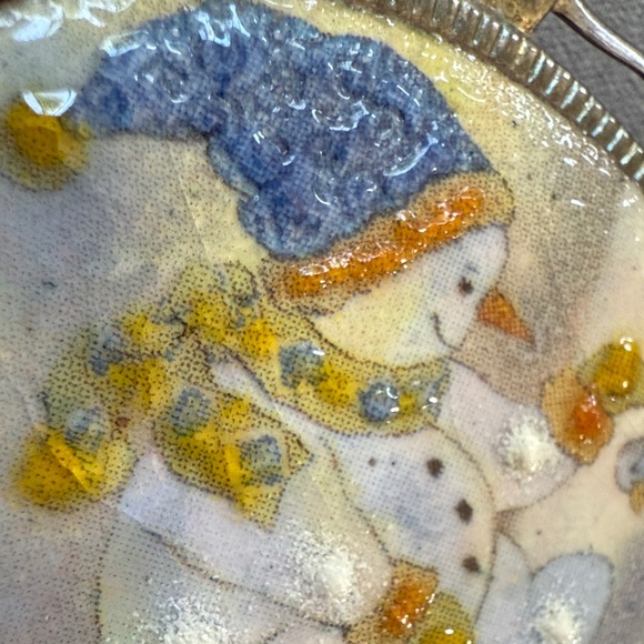 Vintage Snowman with blue hat brooch hand painted - Picture 3 of 4